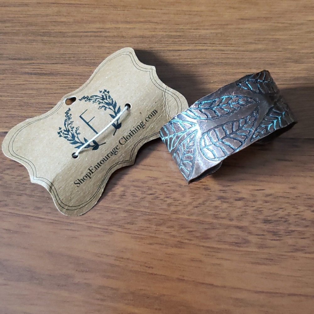Entourage Leaf Cuff Bracelet (0726)